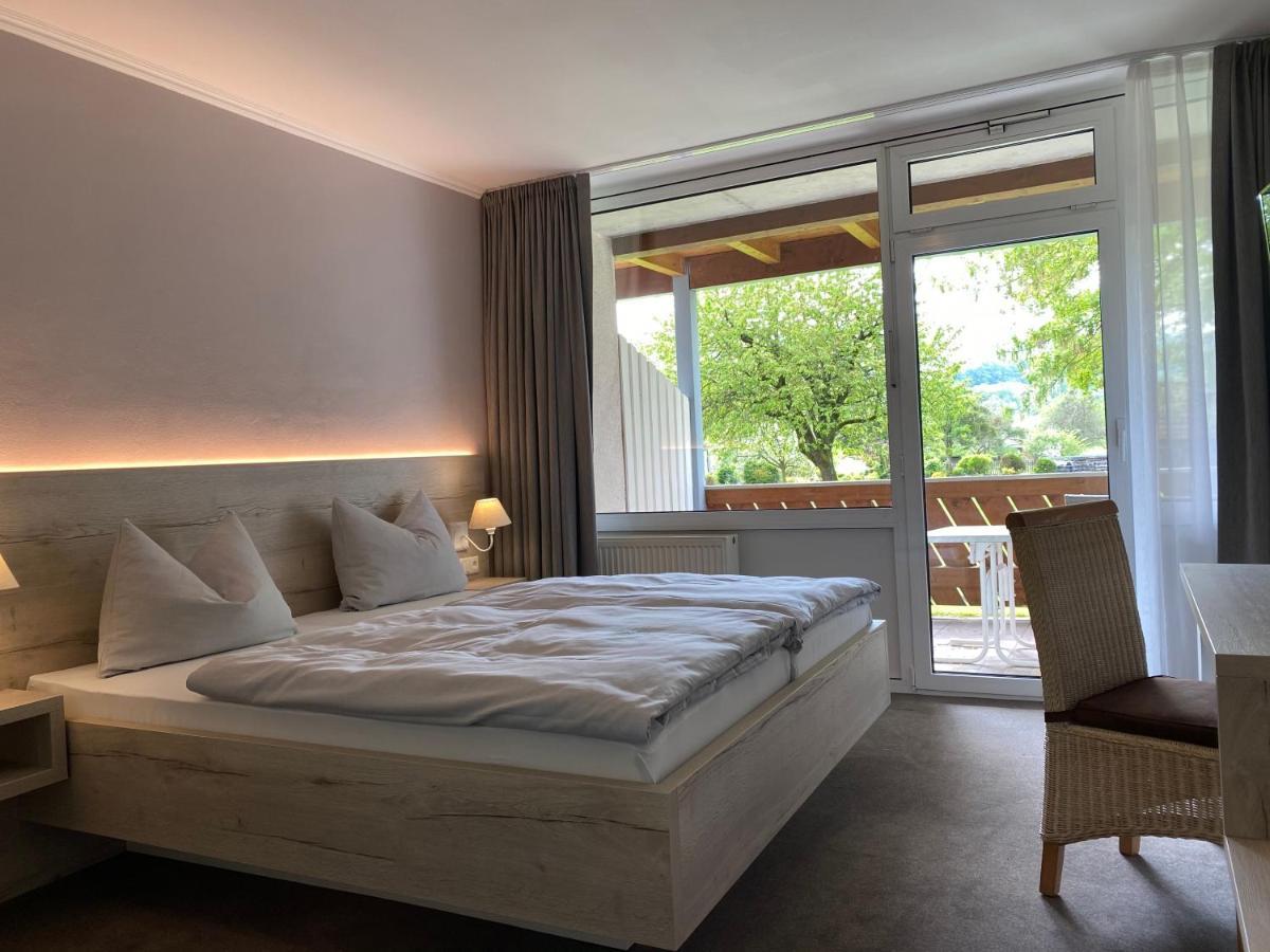 Hotel & Restaurant Kronenhof Am Weser-Radweg Oberweser Екстер'єр фото
