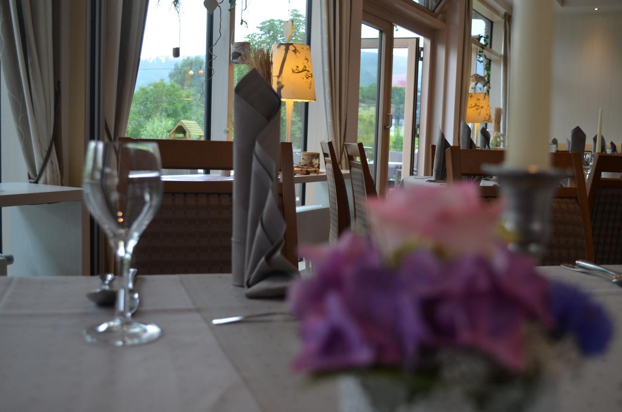 Hotel & Restaurant Kronenhof Am Weser-Radweg Oberweser Екстер'єр фото