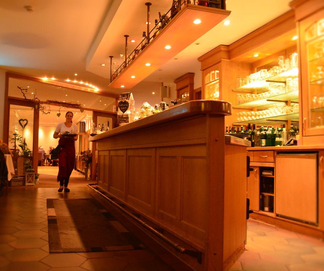 Hotel & Restaurant Kronenhof Am Weser-Radweg Oberweser Екстер'єр фото
